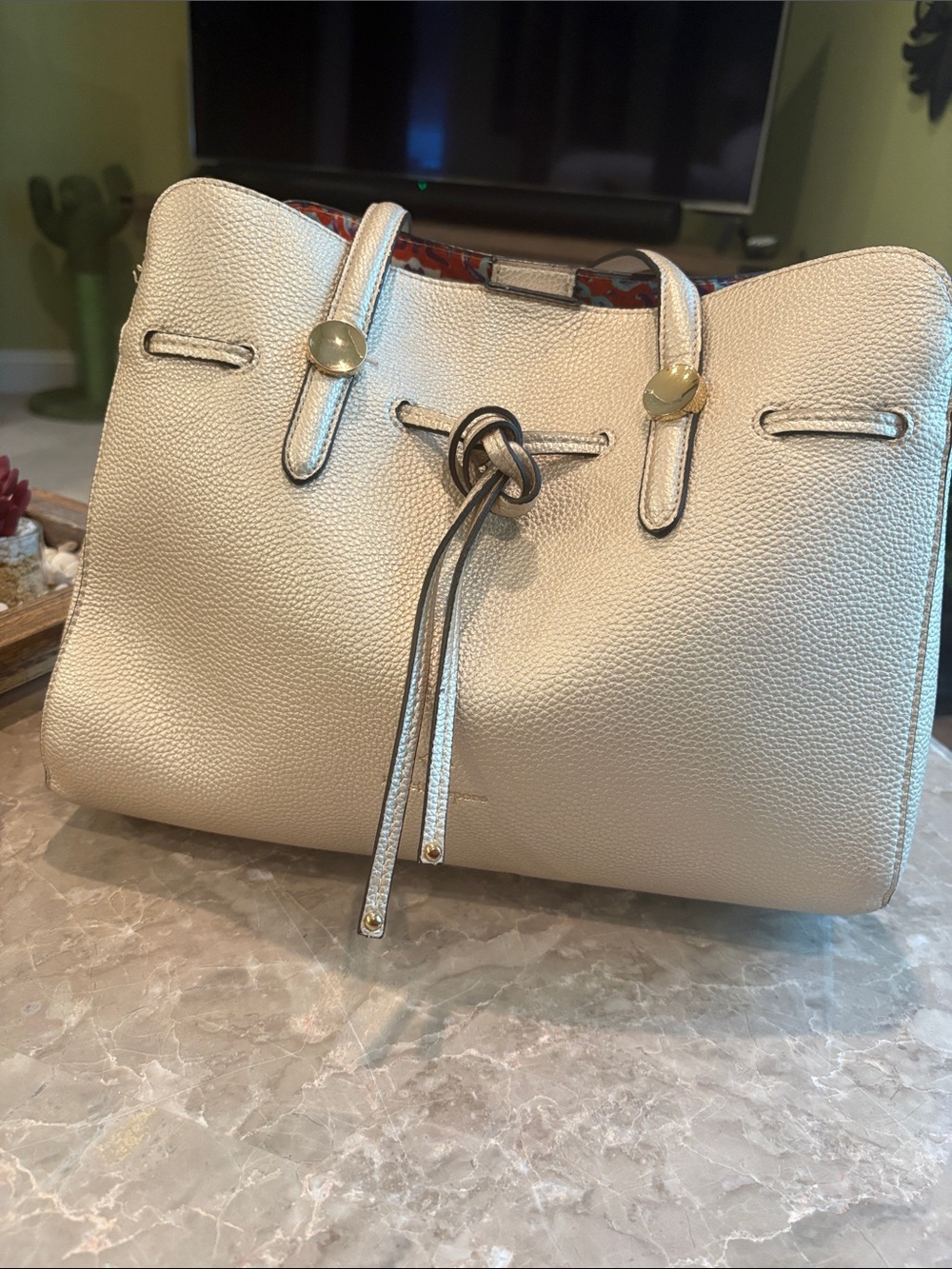 Women’s Metallic Cream Drawstring Tote Bag